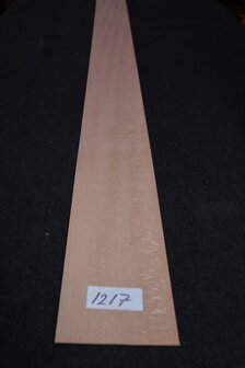 Beech Veneer 225 x 15-17 cm | 0.6mm | 0,35m&sup2;