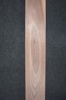American Walnut Veneer 152 x 13 cm | 0.6mm | 0,198m&sup2;