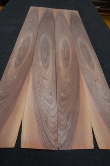American Walnut Veneer 152 x 13 cm | 0.6mm | 0,198m&sup2;