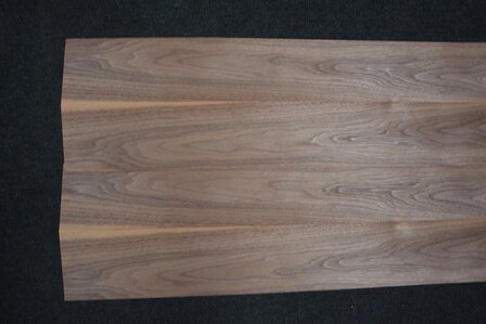 American Walnut Veneer 115 x 10-11 cm | 0.6mm | 0,121m&sup2;