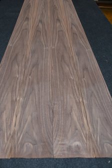 American Walnut Veneer 219 x 13-14 cm | 0.6mm | 0,296m&sup2;