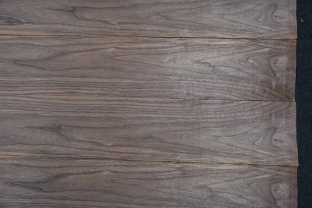 American Walnut Veneer 219 x 13-14 cm | 0.6mm | 0,296m&sup2;
