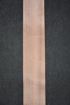 American Walnut Veneer 235 x 11-13 cm | 0.6mm | 0,276m&sup2;