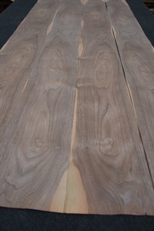 American Walnut Veneer 212 x 19 cm | 0.6mm | 0,403m&sup2;