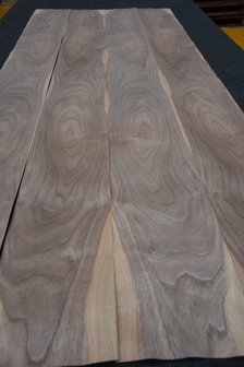American Walnut Veneer 212 x 19 cm | 0.6mm | 0,403m&sup2;
