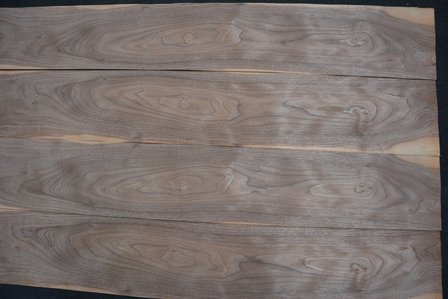 American Walnut Veneer 212 x 19 cm | 0.6mm | 0,403m&sup2;