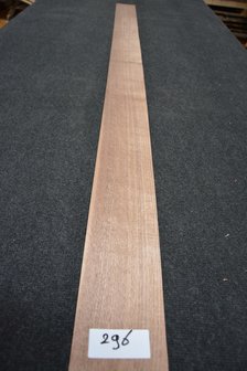 American Walnut Veneer 190 x 10-12 cm | 0.6mm | 0,209m&sup2;