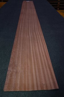 Sipo Mahogany Veneer 250 x 26 cm | 0.6mm | 0,650m&sup2;