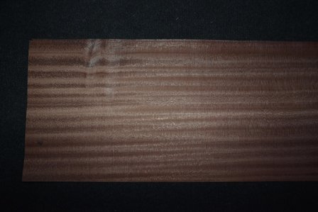 Sipo Mahogany Veneer 250 x 26 cm | 0.6mm | 0,650m&sup2;