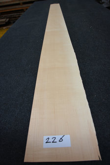 Maple Veneer 225 x 15-19cm | 0.6mm | 0,382m&sup2;