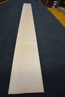 Maple Veneer 225 x 15-19cm | 0.6mm | 0,382m&sup2;