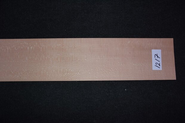 Beech Veneer 225 x 15-17 cm | 0.6mm | 0,35m²