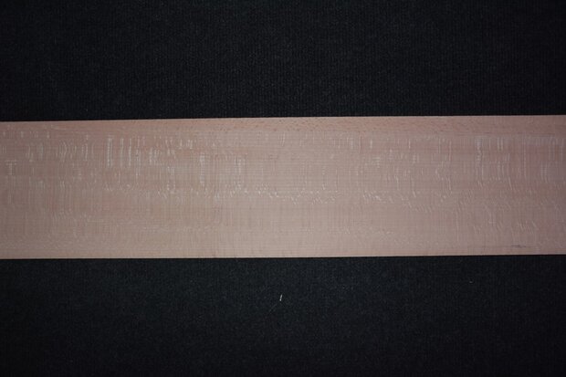 Beech Veneer 225 x 15-17 cm | 0.6mm | 0,35m²