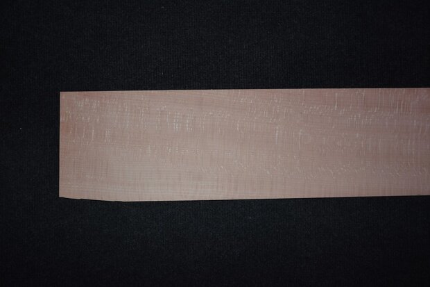 Beech Veneer 225 x 15-17 cm | 0.6mm | 0,35m²