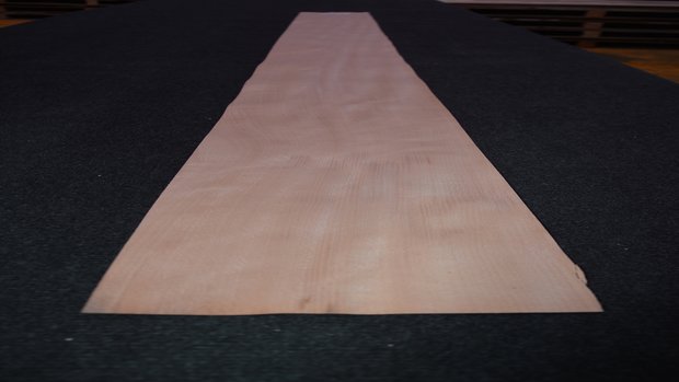 Beech Veneer 223 x 18-20 cm | 0.6mm | 0,424m²