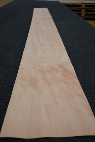 Beech Veneer  224 x 21-25 cm| 0.6mm | 0,515m²