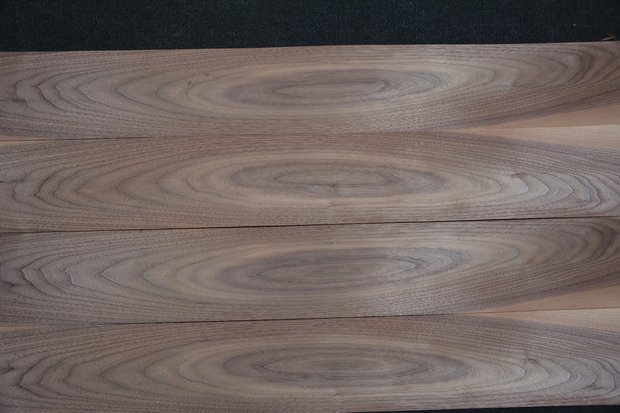 American Walnut Veneer 152 x 13 cm | 0.6mm | 0,198m²