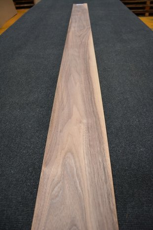 French Walnut Moiree Veneer 275 x 58 cm  | 1,595 m2 | 0.8mm | XXL Excellent