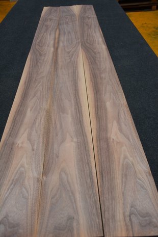 French Walnut Moiree Veneer 275 x 58 cm  | 1,595 m2 | 0.8mm | XXL Excellent