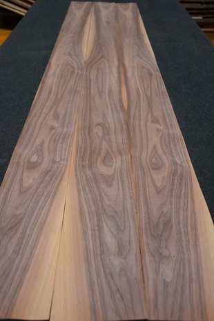 French Walnut Moiree Veneer 275 x 58 cm  | 1,595 m2 | 0.8mm | XXL Excellent