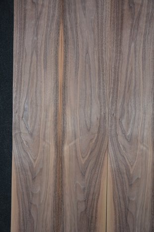 French Walnut Moiree Veneer 275 x 58 cm  | 1,595 m2 | 0.8mm | XXL Excellent