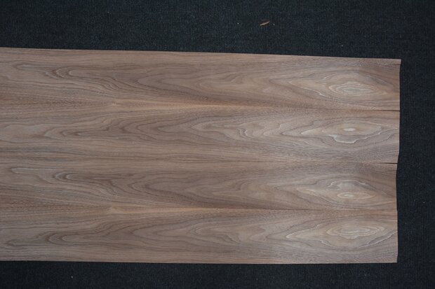 American Walnut Veneer 115 x 10-11 cm | 0.6mm | 0,121m²