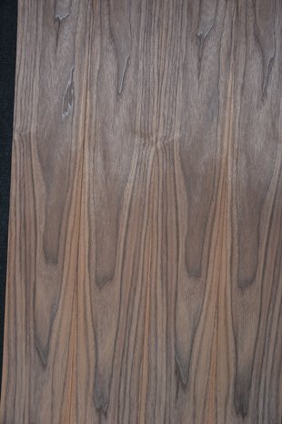 American Walnut Veneer 219 x 13-14 cm | 0.6mm | 0,296m²