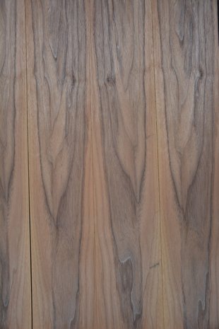 American Walnut Veneer 219 x 13-14 cm | 0.6mm | 0,296m²