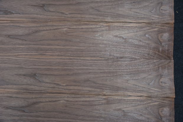 American Walnut Veneer 219 x 13-14 cm | 0.6mm | 0,296m²