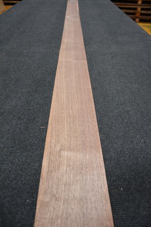 American Walnut Veneer 242 x 11 cm | 0.6mm | 0,266m²