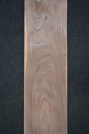 American Walnut Veneer 212 x 19 cm | 0.6mm | 0,403m²