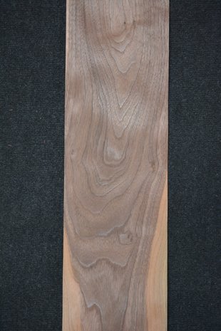 American Walnut Veneer 212 x 19 cm | 0.6mm | 0,403m²