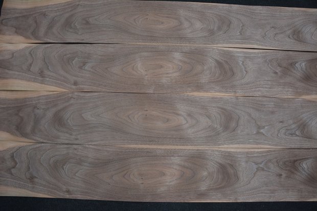 American Walnut Veneer 212 x 19 cm | 0.6mm | 0,403m²