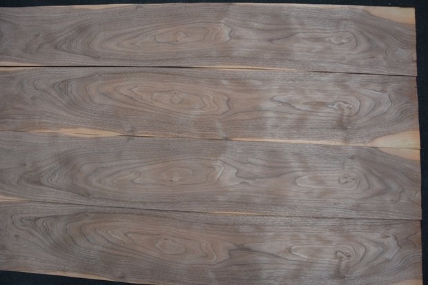 American Walnut Veneer 212 x 19 cm | 0.6mm | 0,403m²