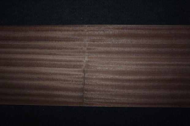 Sipo Mahogany Veneer 250 x 26 cm | 0.6mm | 0,650m²