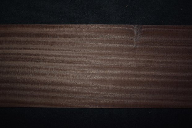 Sipo Mahogany Veneer 250 x 26 cm | 0.6mm | 0,650m²
