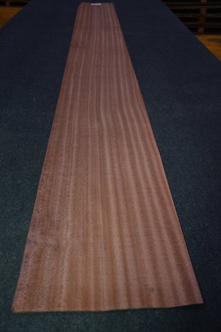 Sipo Mahogany Veneer 250 x 26 cm | 0.6mm | 0,650m²