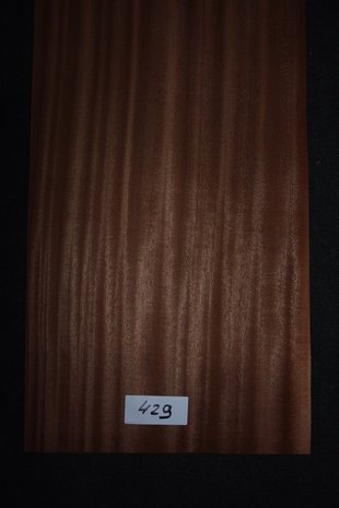 Sipo Mahogany Veneer 218 x 34 cm | 0.6mm | 0,741m²