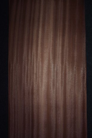 Sipo Mahogany Veneer 218 x 34 cm | 0.6mm | 0,741m²