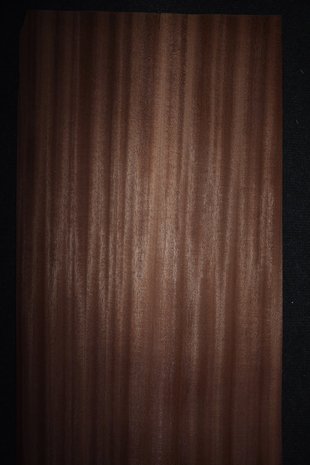 Sipo Mahogany Veneer 218 x 34 cm | 0.6mm | 0,741m²