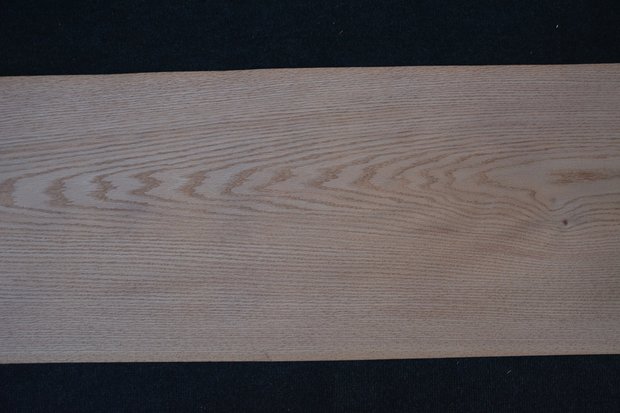 American Oak Veneer 255 x 40-46 cm | 0.6mm | 1,097m²