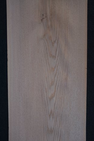 American Oak Veneer 255 x 42-55 cm | 0.6mm | 1,237m²