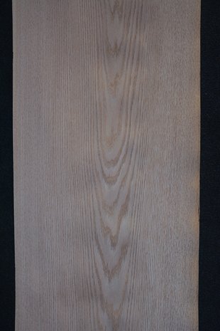 American Oak Veneer 255 x 42-55 cm | 0.6mm | 1,237m²