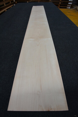 Maple Veneer  240 x 26-24cm | 0.6mm | 0,600m²