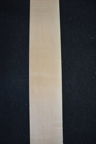 Maple Veneer 225 x 15-19cm | 0.6mm | 0,382m²
