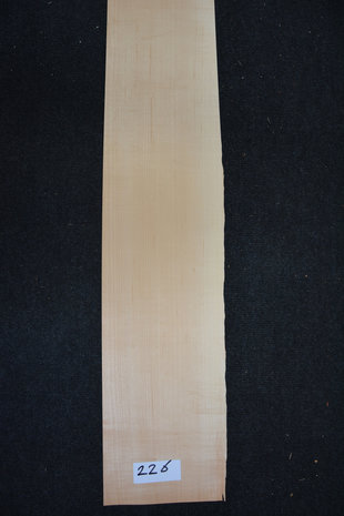 Maple Veneer 225 x 15-19cm | 0.6mm | 0,382m²