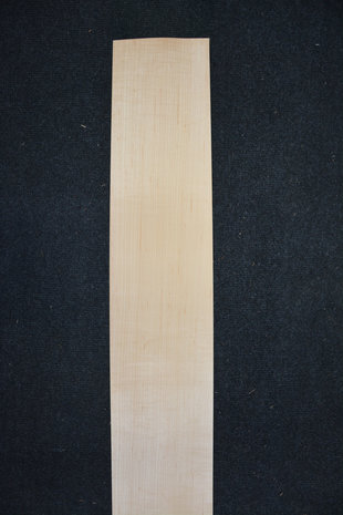 Maple Veneer 225 x 15-19cm | 0.6mm | 0,382m²