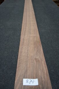 American Walnut Veneer 233 x 15-17 cm | 0.6mm | 0,370m² American Walnut Veneer 233 x 15-17 cm | 0.6mm | 0,370m²