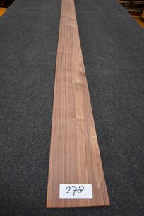American Walnut Veneer 235 x 11-13 cm | 0.6mm | 0,282m² American Walnut Veneer 235 x 11-13 cm | 0.6mm | 0,282m²