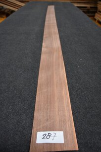 American Walnut Veneer 245 x 11cm | 0.6mm | 0,282m² American Walnut Veneer 245 x 11cm | 0.6mm | 0,282m²